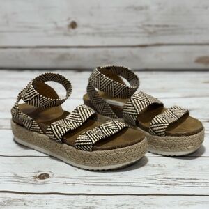 Steve Madden Chic Black and Cream Espadrilles with Woven Texture